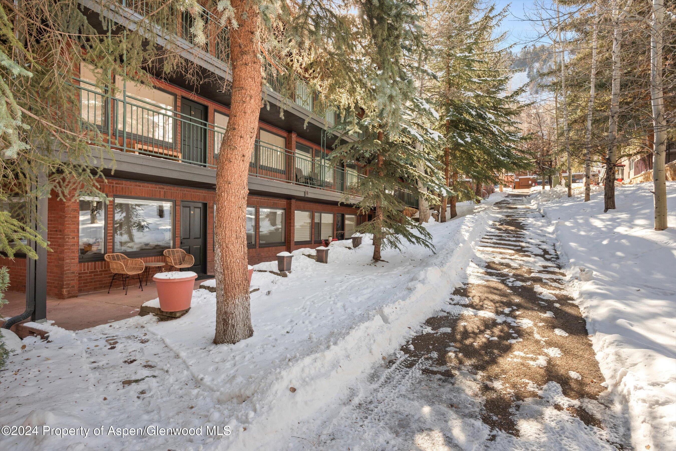 731 S Mill Street, 1A