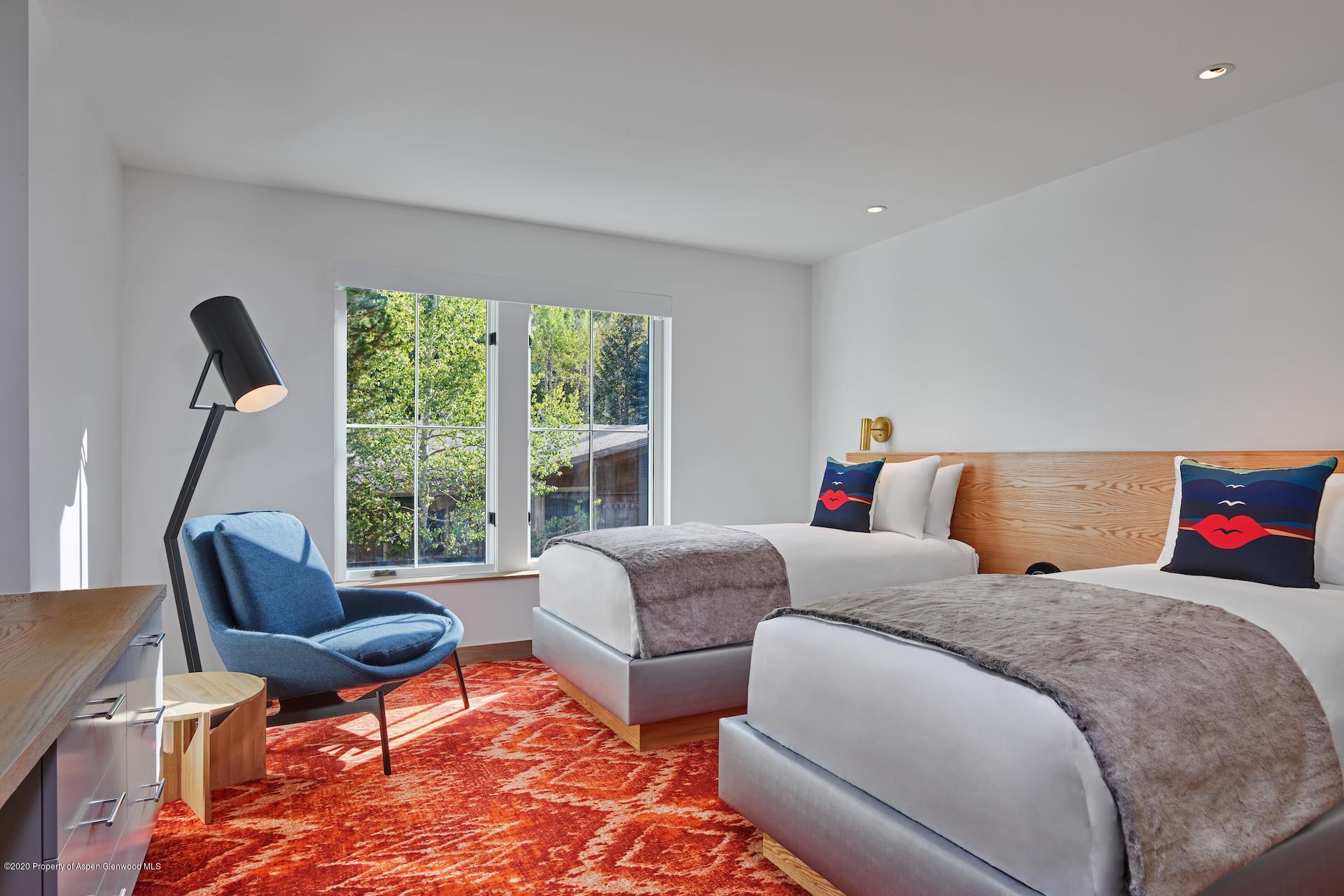 550 S Spring Street F2-6