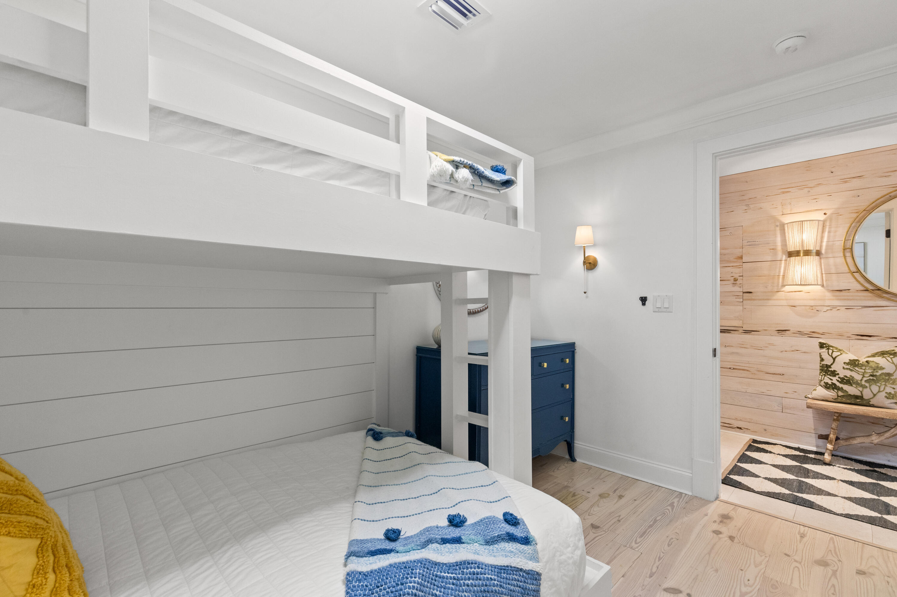 104 N Barrett Square, # 2B