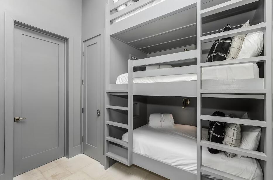 2657 E County Highway 30A