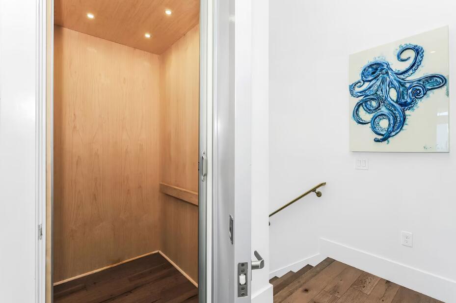 2657 E County Highway 30A