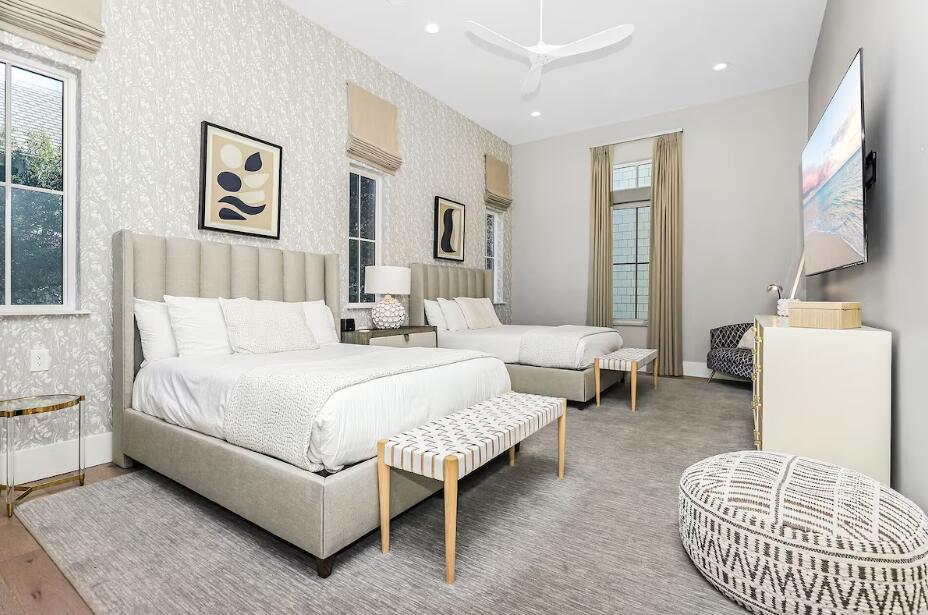 2657 E County Highway 30A