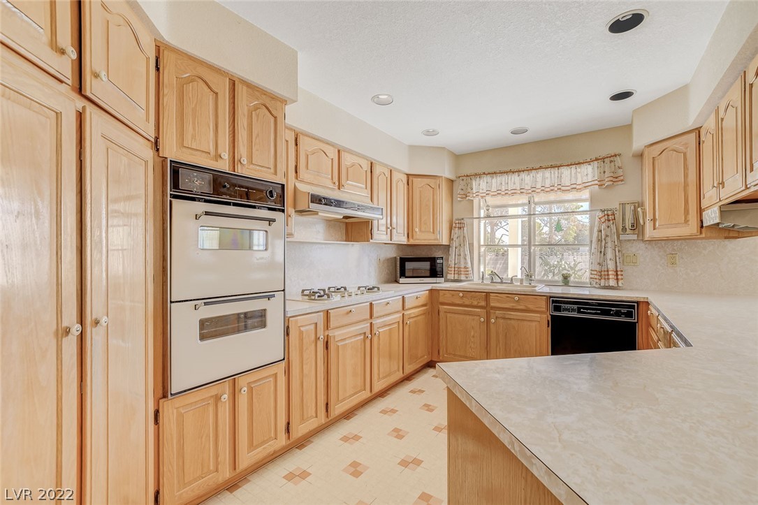 8325 West La Madre Way