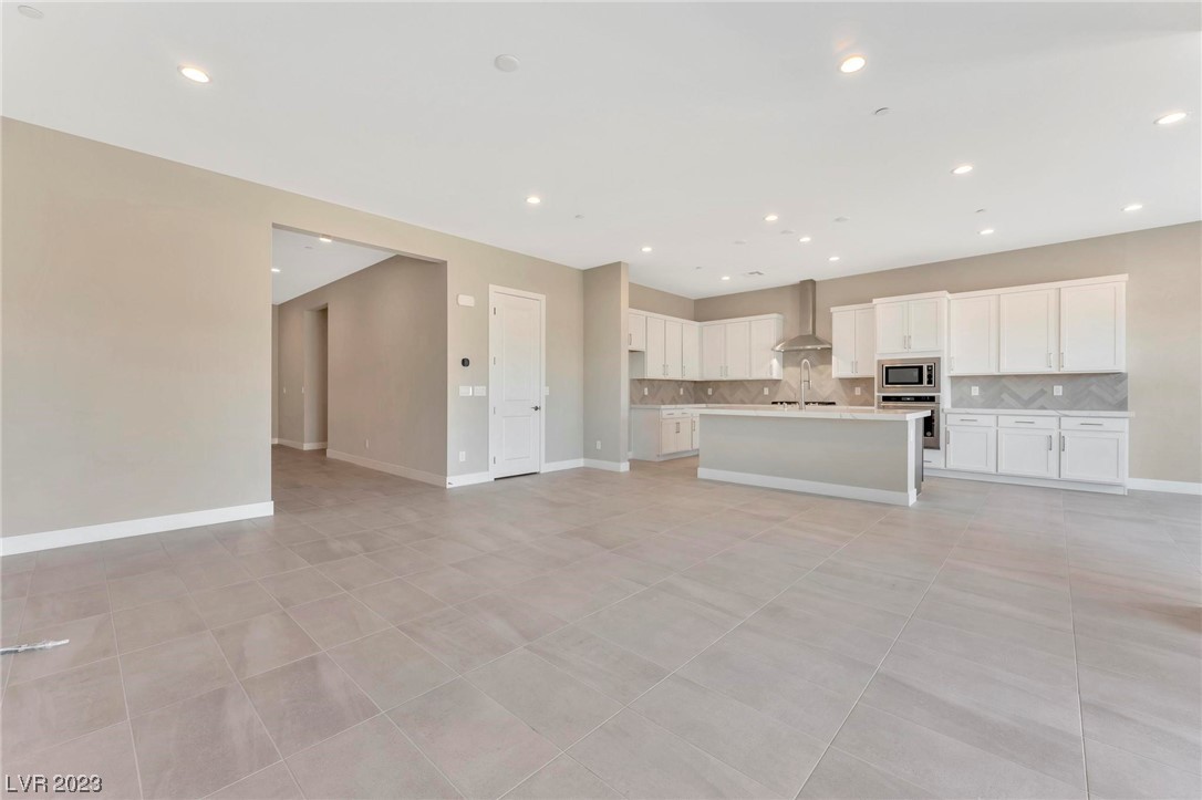 832 Stepney Place