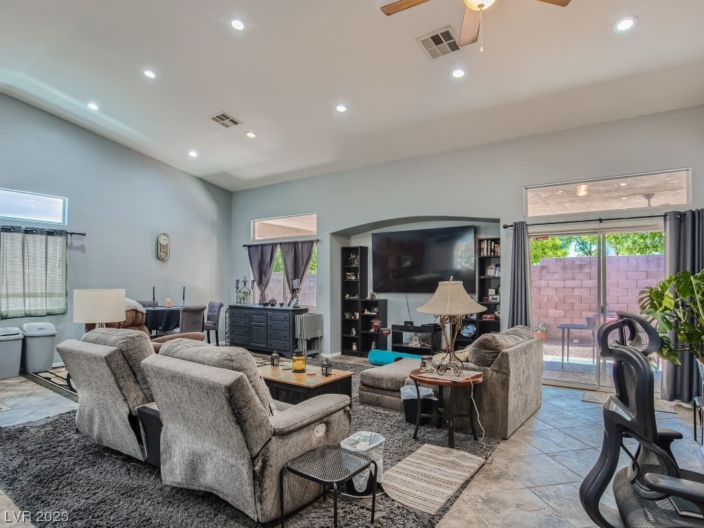 5921 Aqua Verde Street