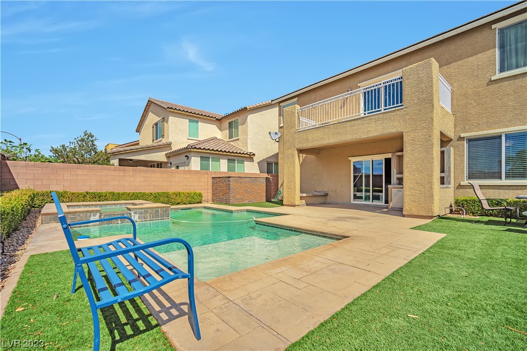 8695 Weed Willows Avenue