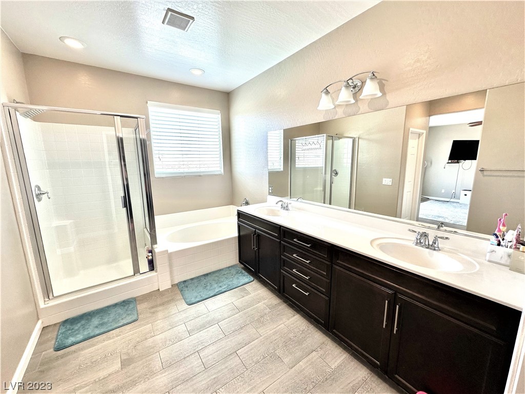 8695 Weed Willows Avenue