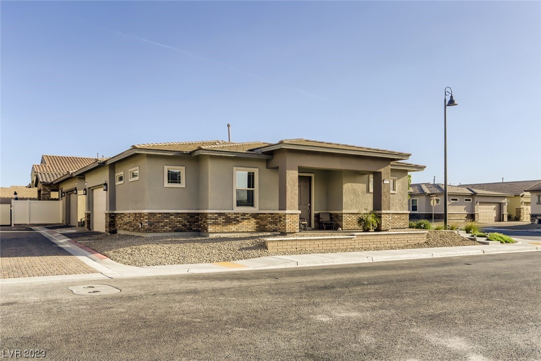 783 Sunny Sagebrush Street
