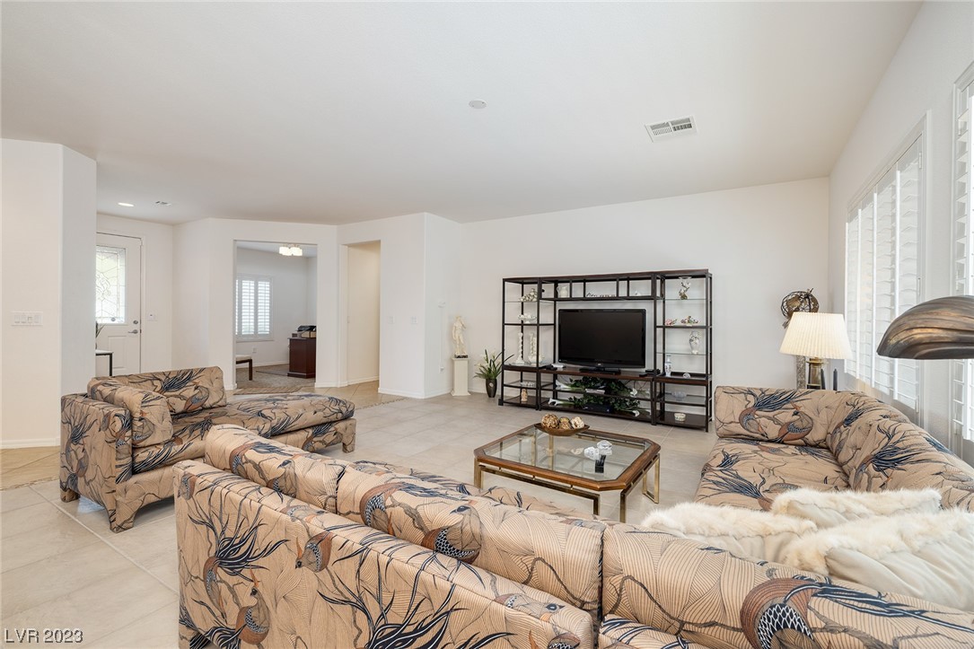 2200 Twin Falls Drive
