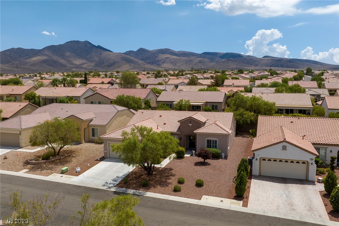 2200 Twin Falls Drive