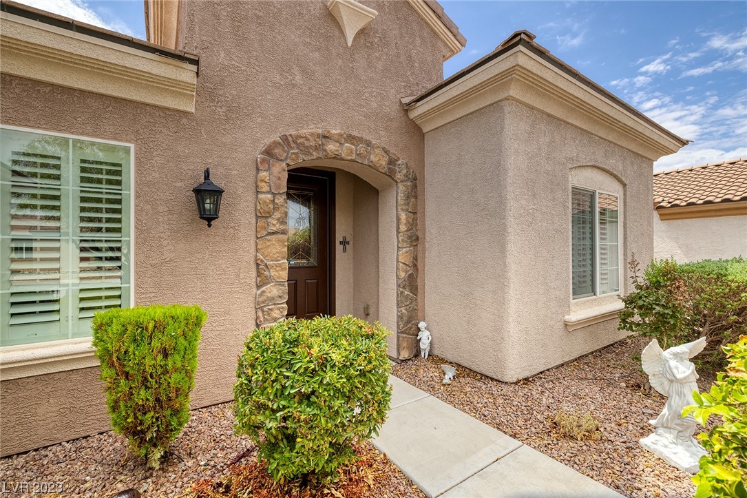 2200 Twin Falls Drive