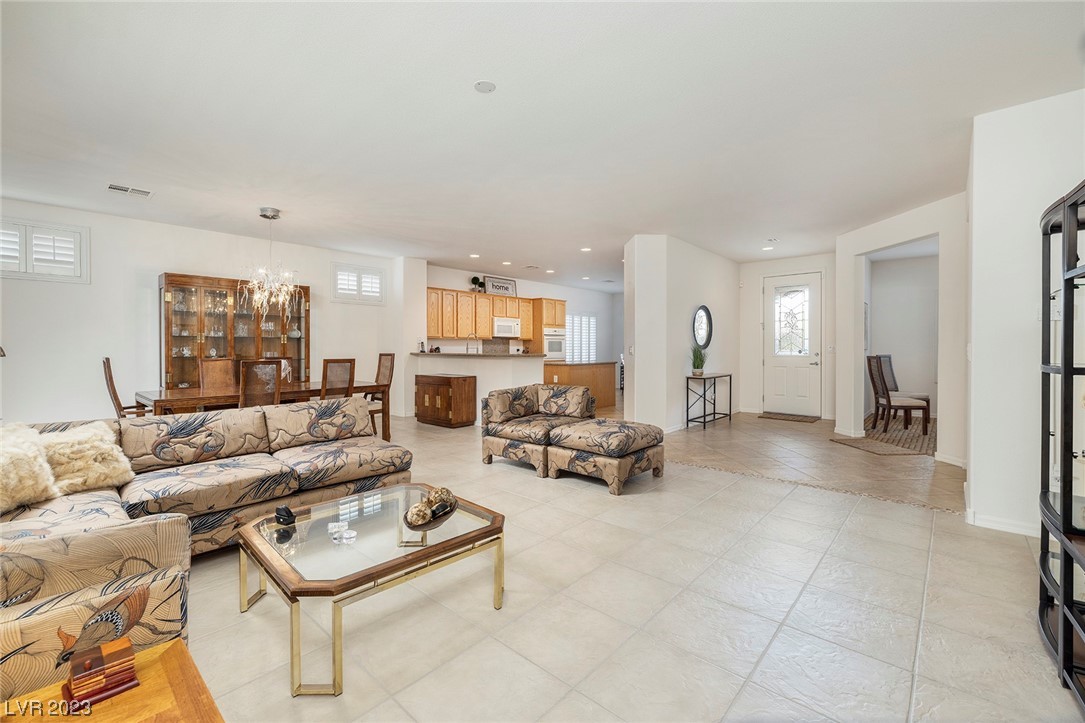 2200 Twin Falls Drive