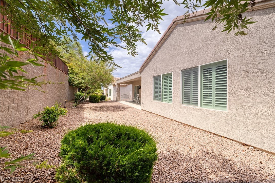 2200 Twin Falls Drive