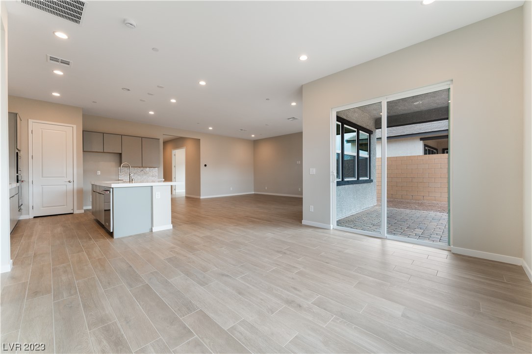 837 Stepney Place