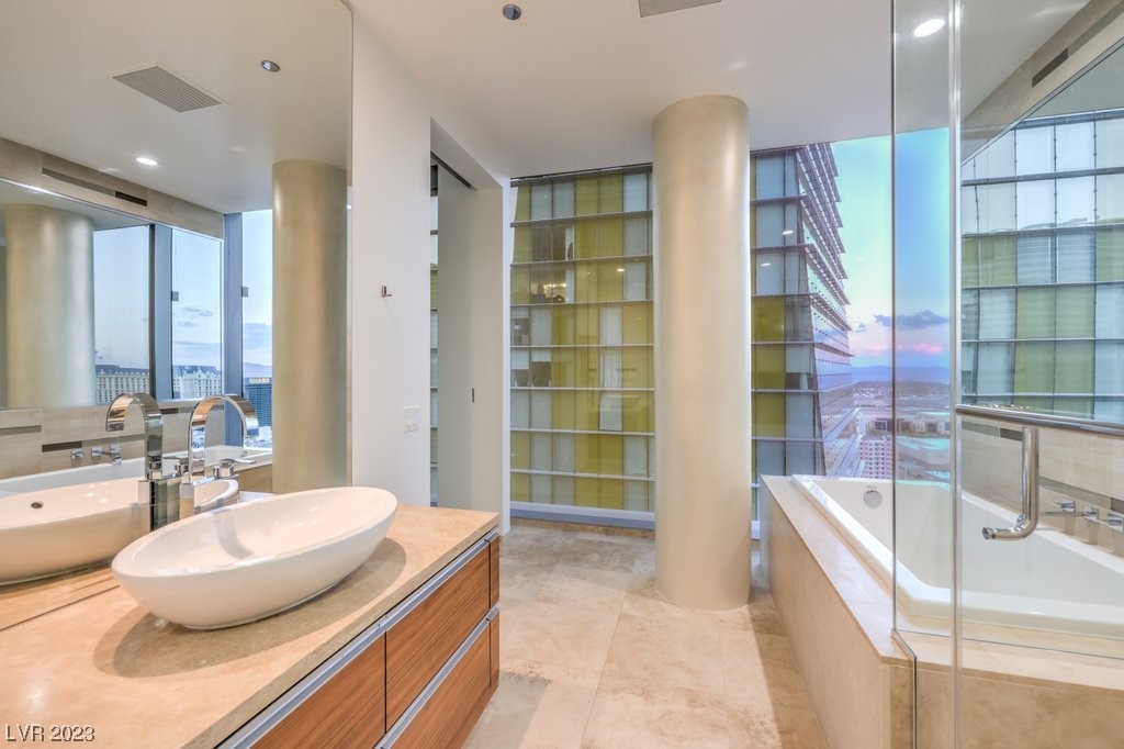 3726 Las Vegas Boulevard 2706