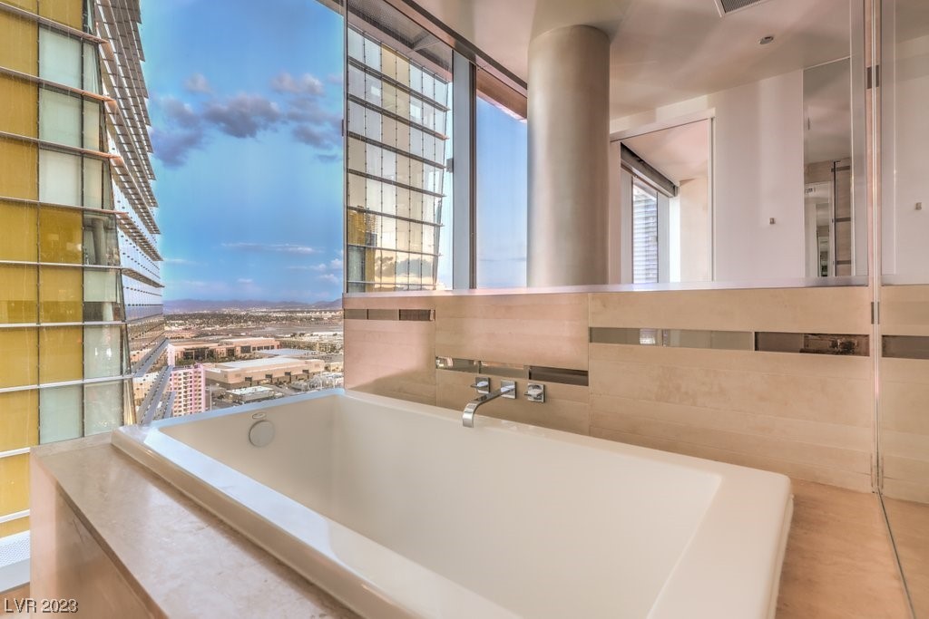 3726 Las Vegas Boulevard 2706