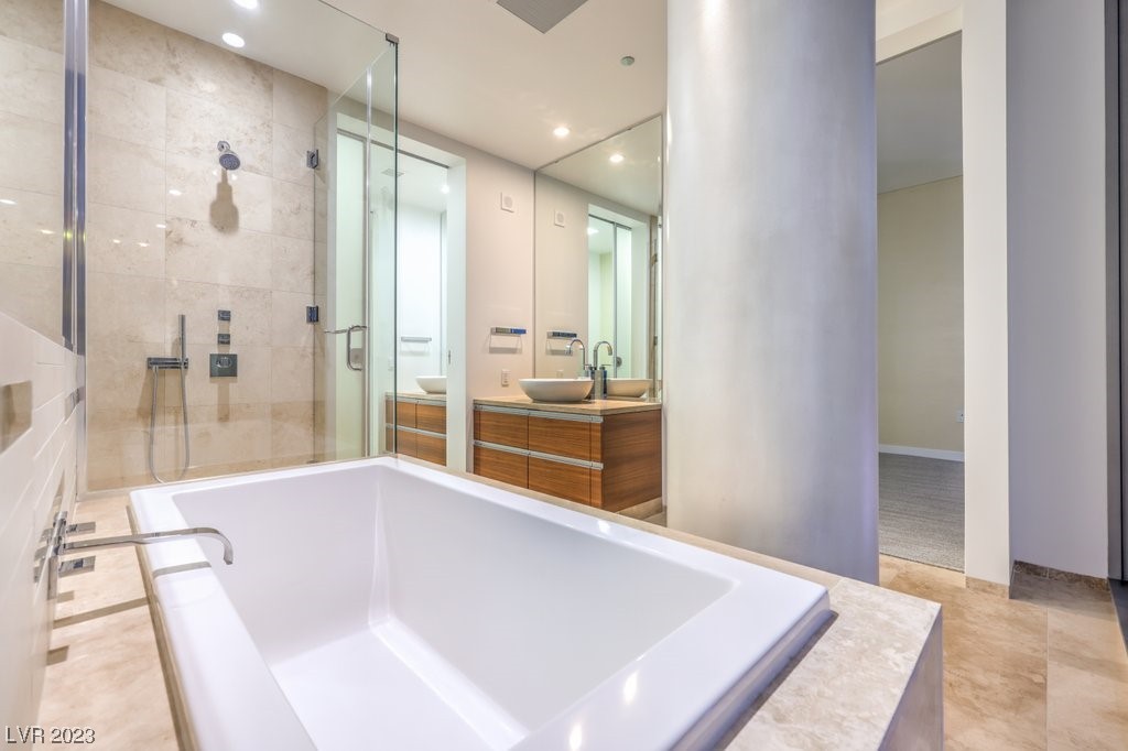 3726 Las Vegas Boulevard 2706