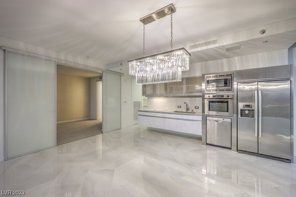 3726 Las Vegas Boulevard 2706