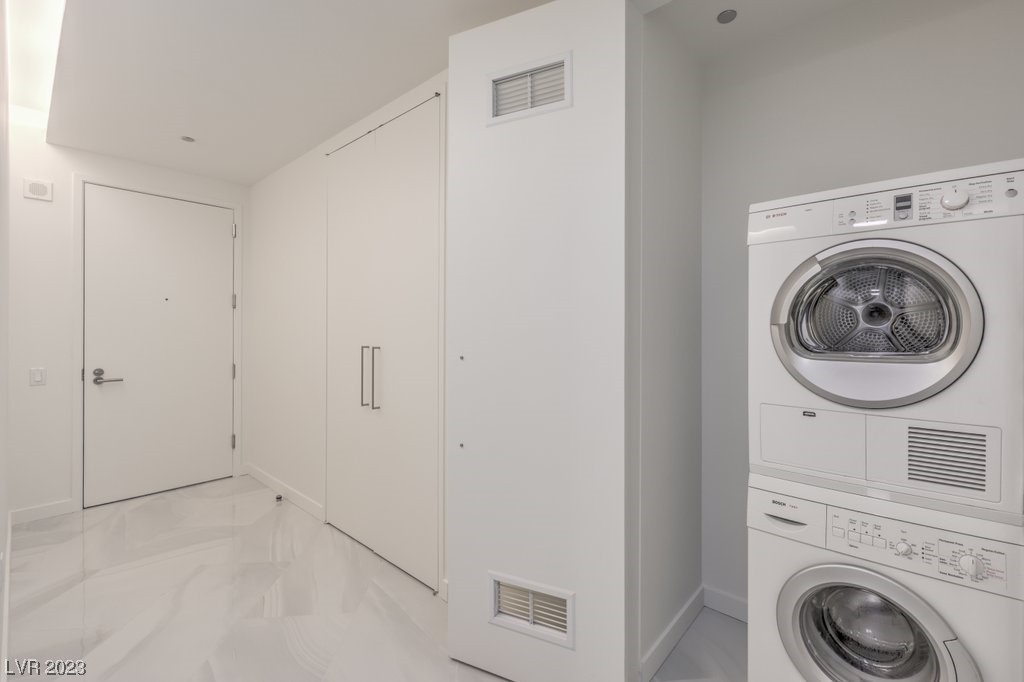 3726 Las Vegas Boulevard 2706