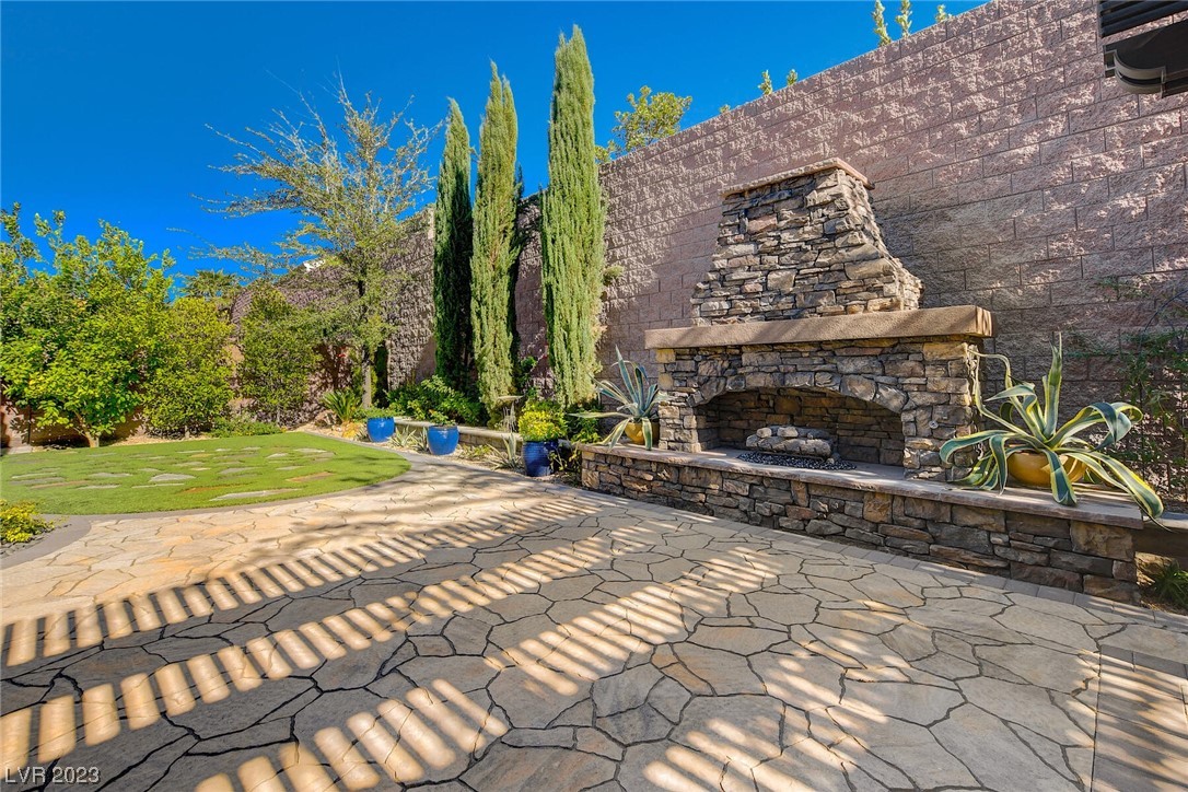 2932 Josephine Drive