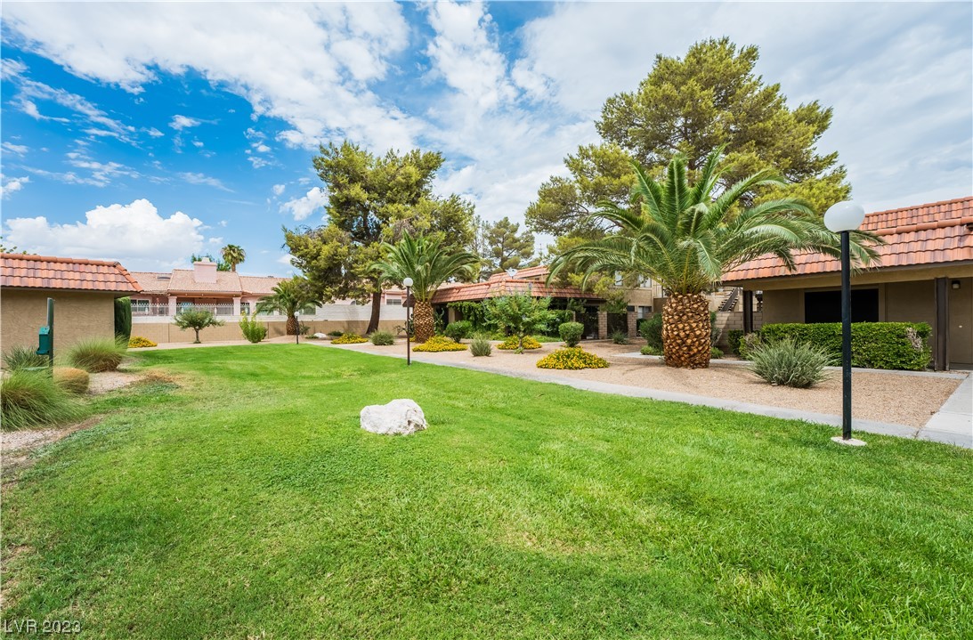 689 Pepper Tree Circle