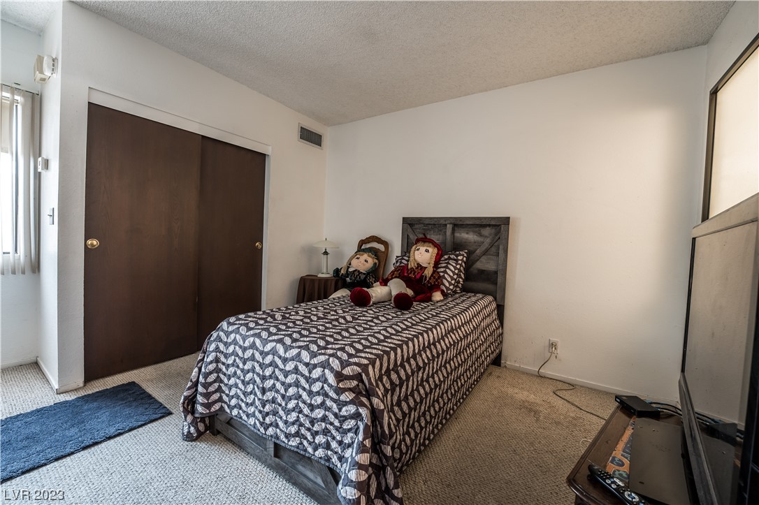 689 Pepper Tree Circle