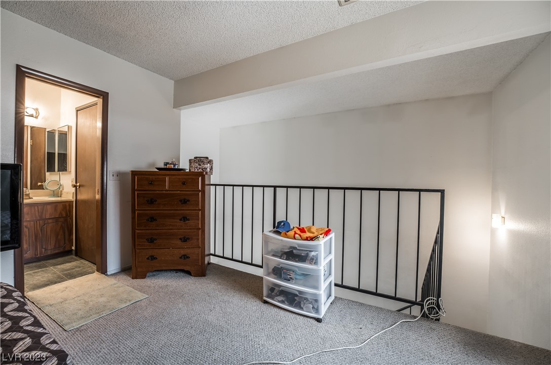 689 Pepper Tree Circle