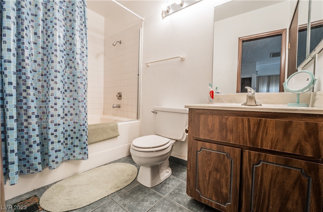 689 Pepper Tree Circle