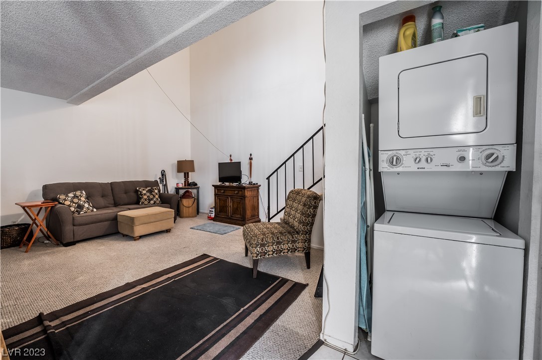 689 Pepper Tree Circle