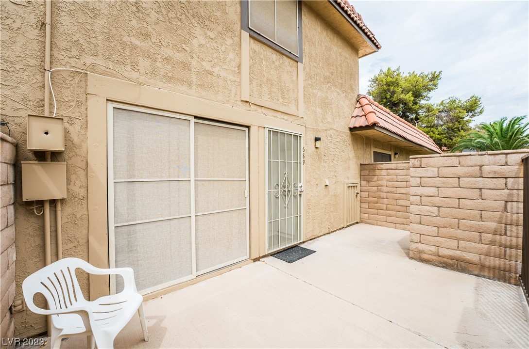689 Pepper Tree Circle