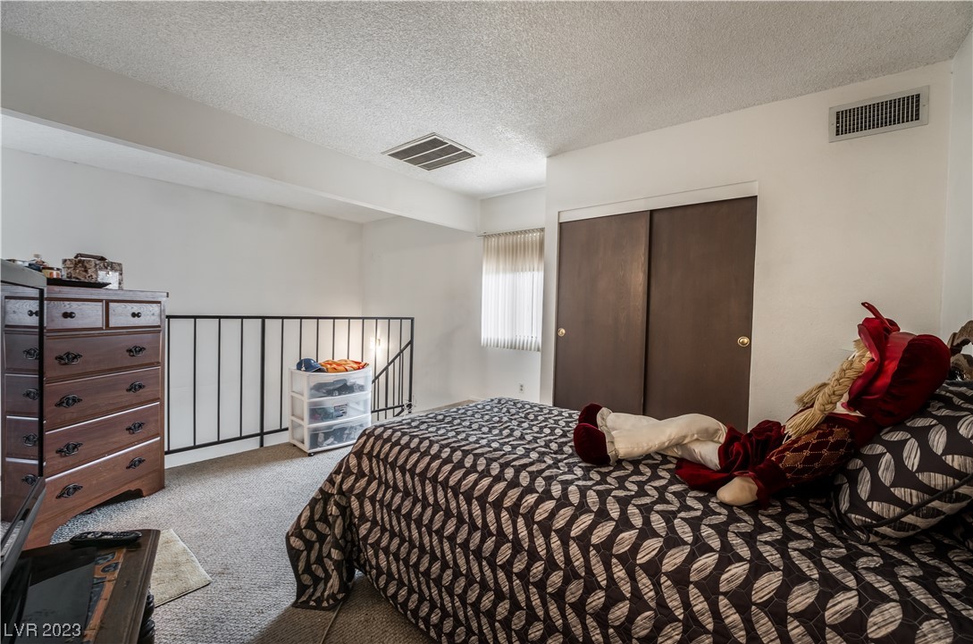 689 Pepper Tree Circle