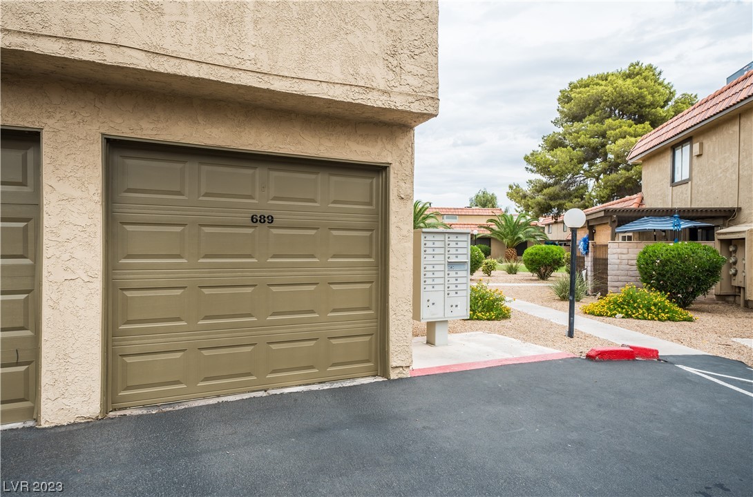 689 Pepper Tree Circle