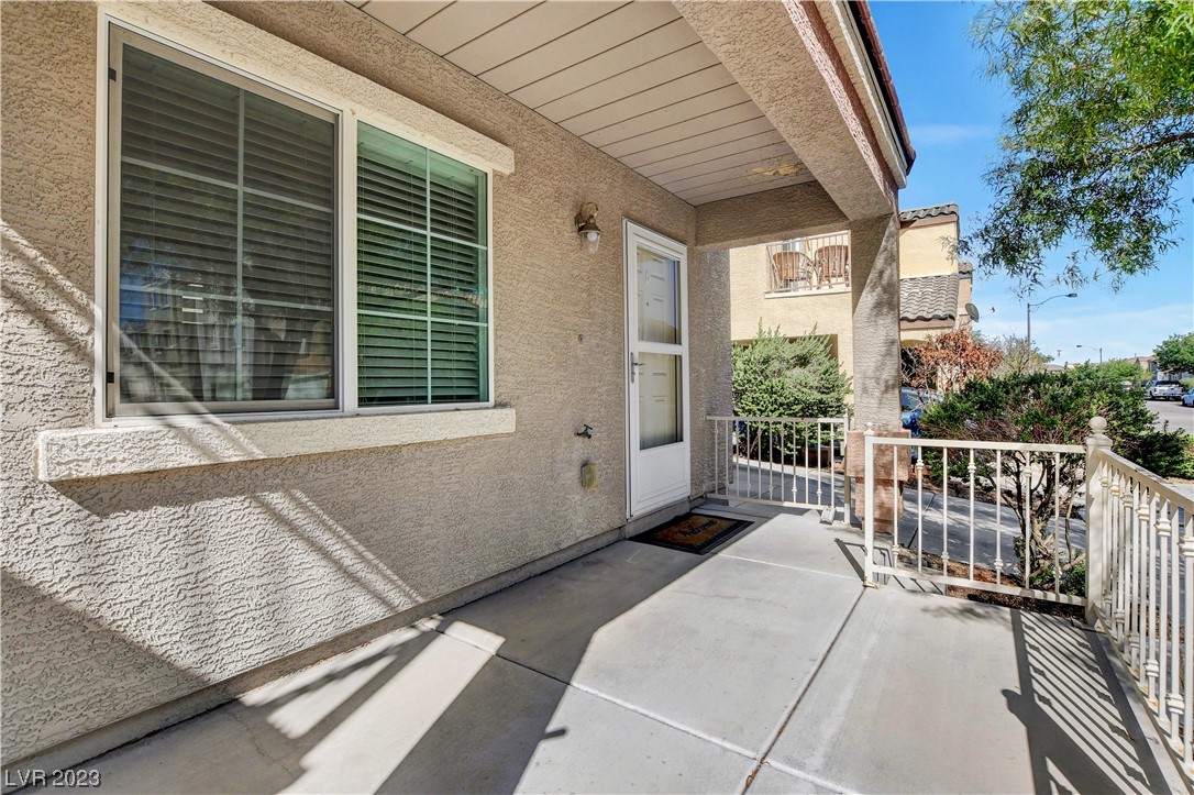 9064 Alluring Avenue