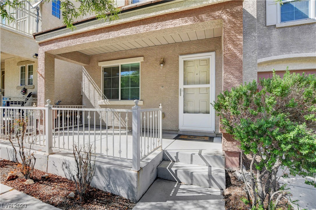 9064 Alluring Avenue