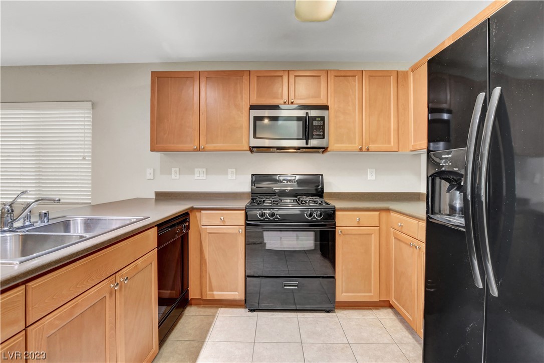 9064 Alluring Avenue