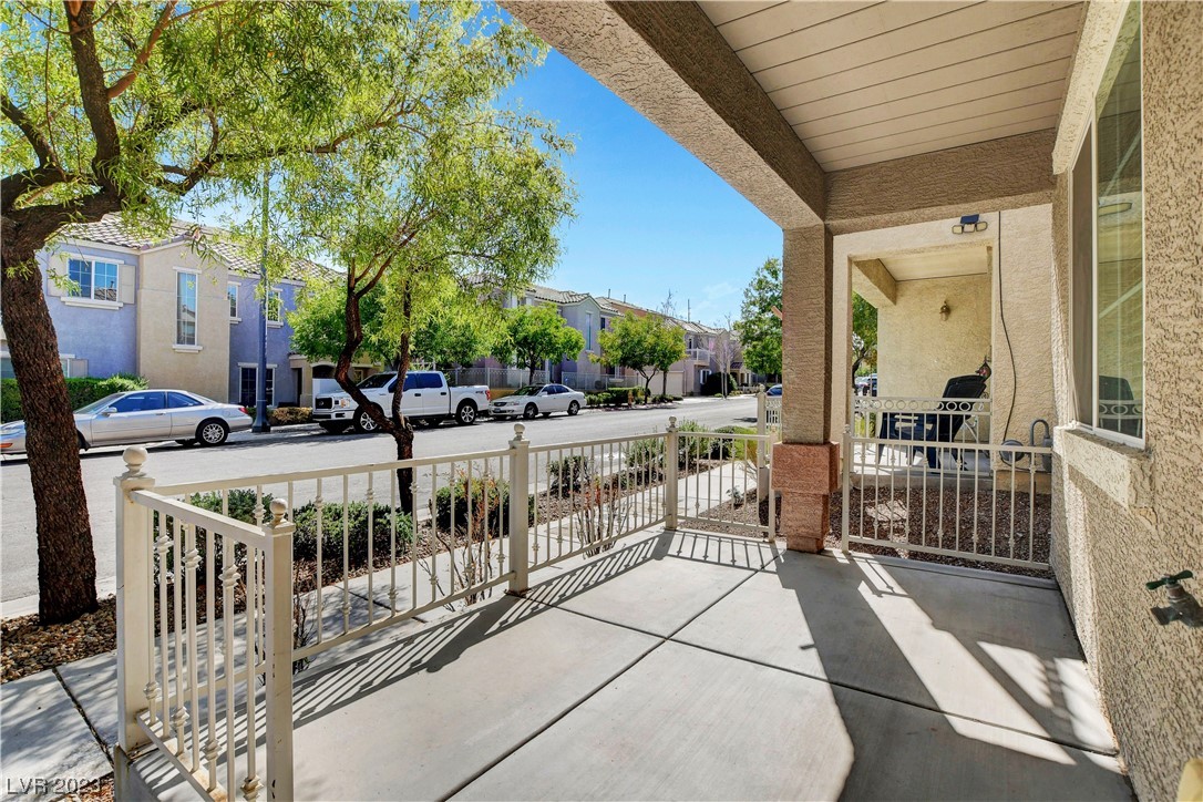 9064 Alluring Avenue