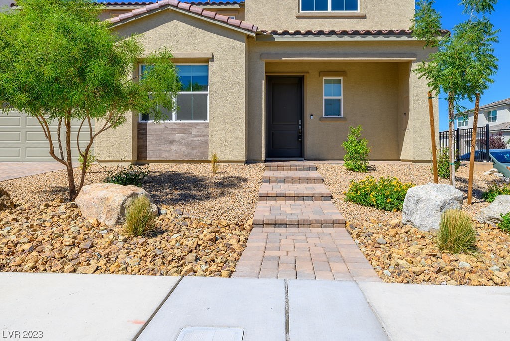 10118 Bismarck Palms Avenue