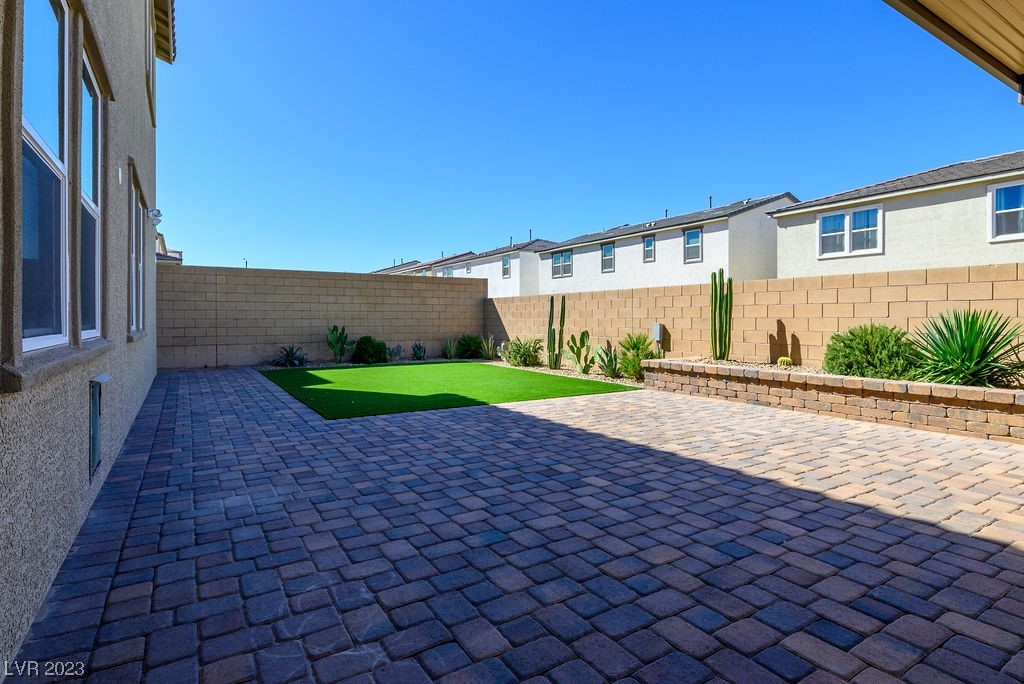 10118 Bismarck Palms Avenue