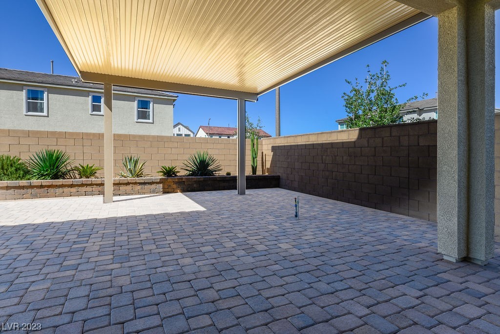10118 Bismarck Palms Avenue