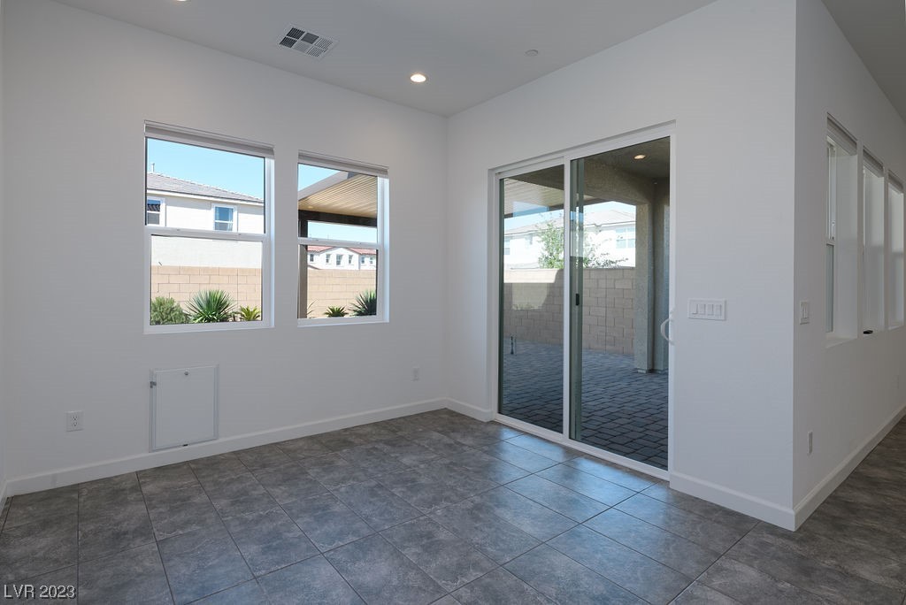 10118 Bismarck Palms Avenue