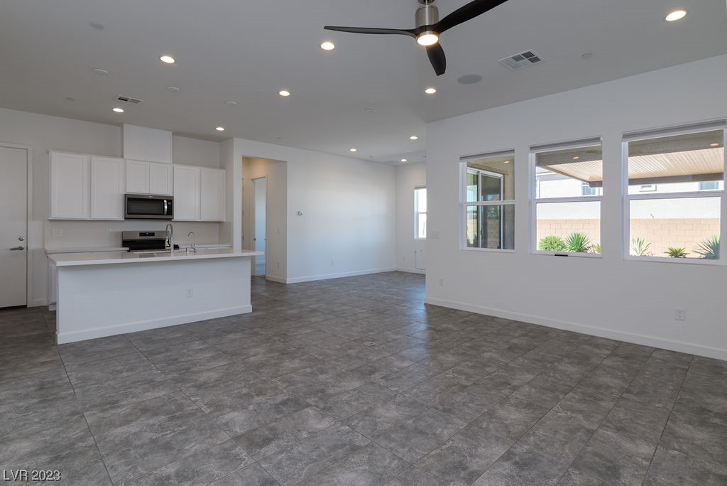 10118 Bismarck Palms Avenue