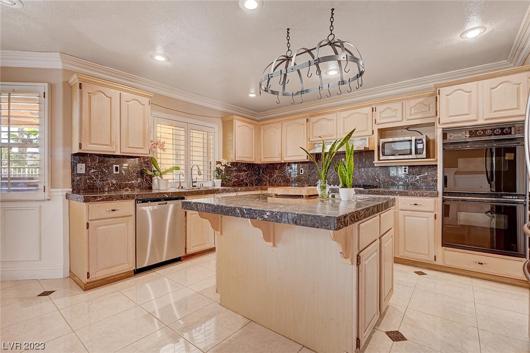 7817 Magnolia Glen Avenue