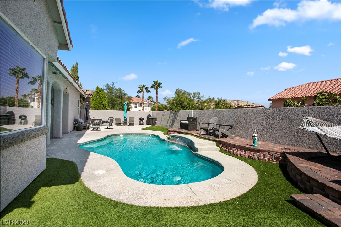 3018 Teal Beach Street