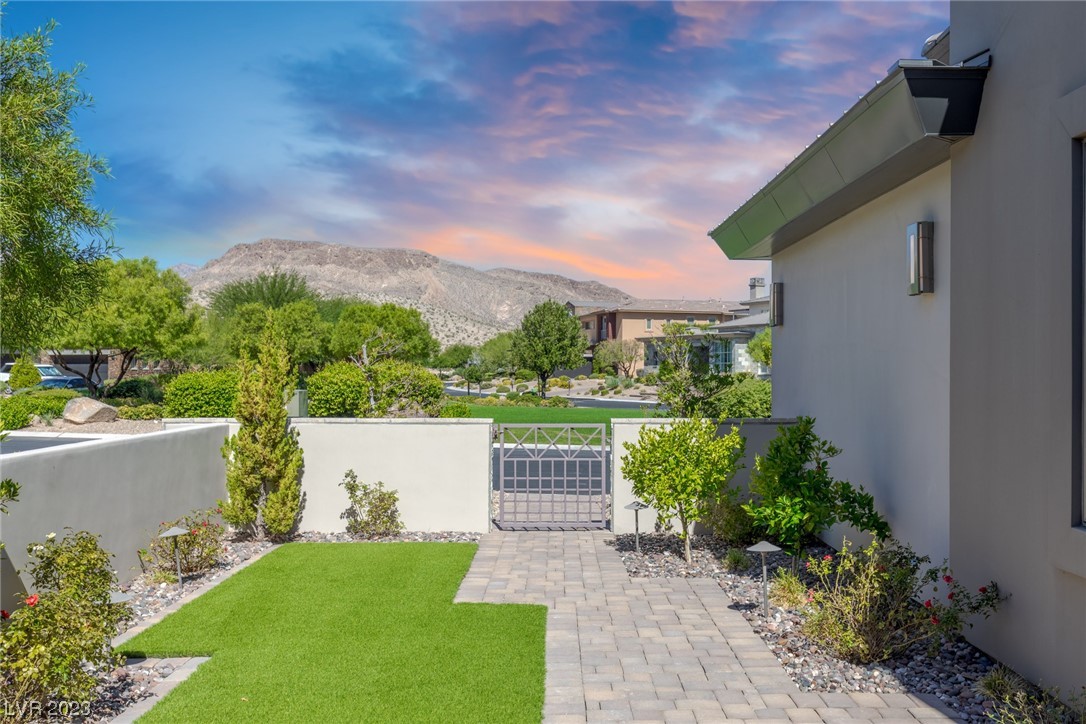 7 Boulder Rock Circle