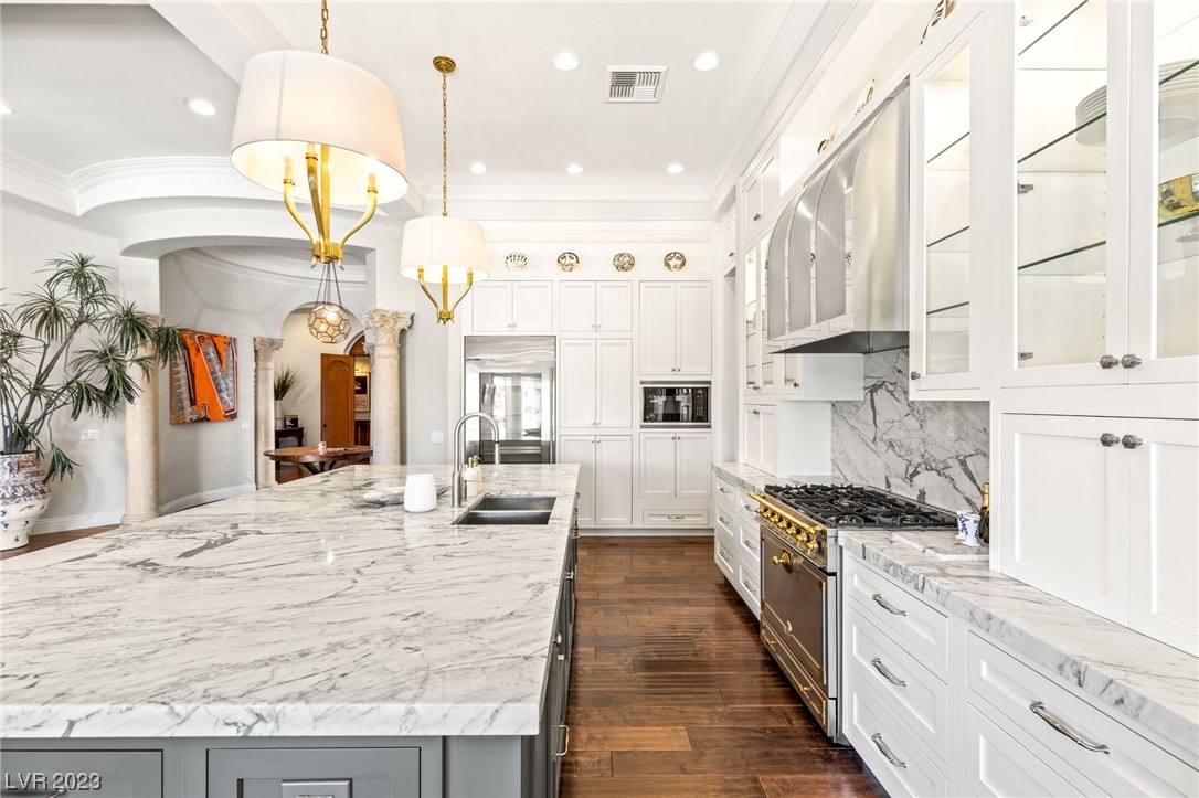 9701 Orient Express Court