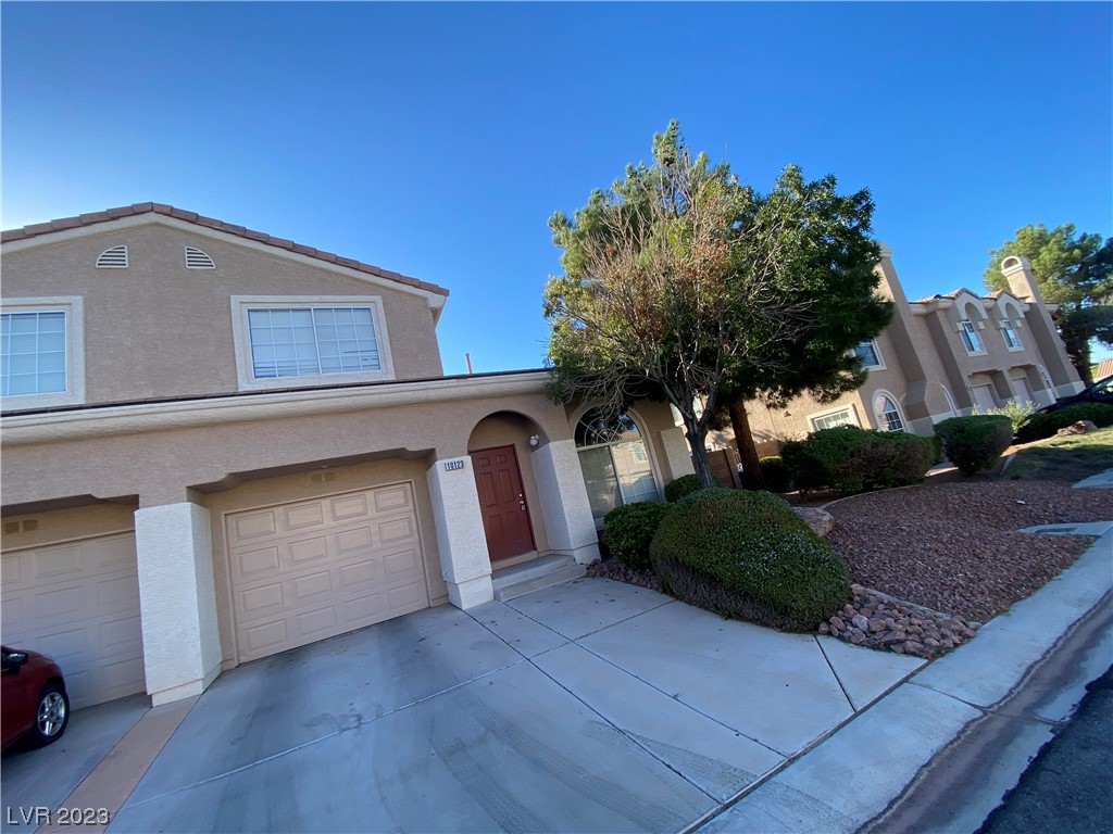 10123 Rocky Tree Street