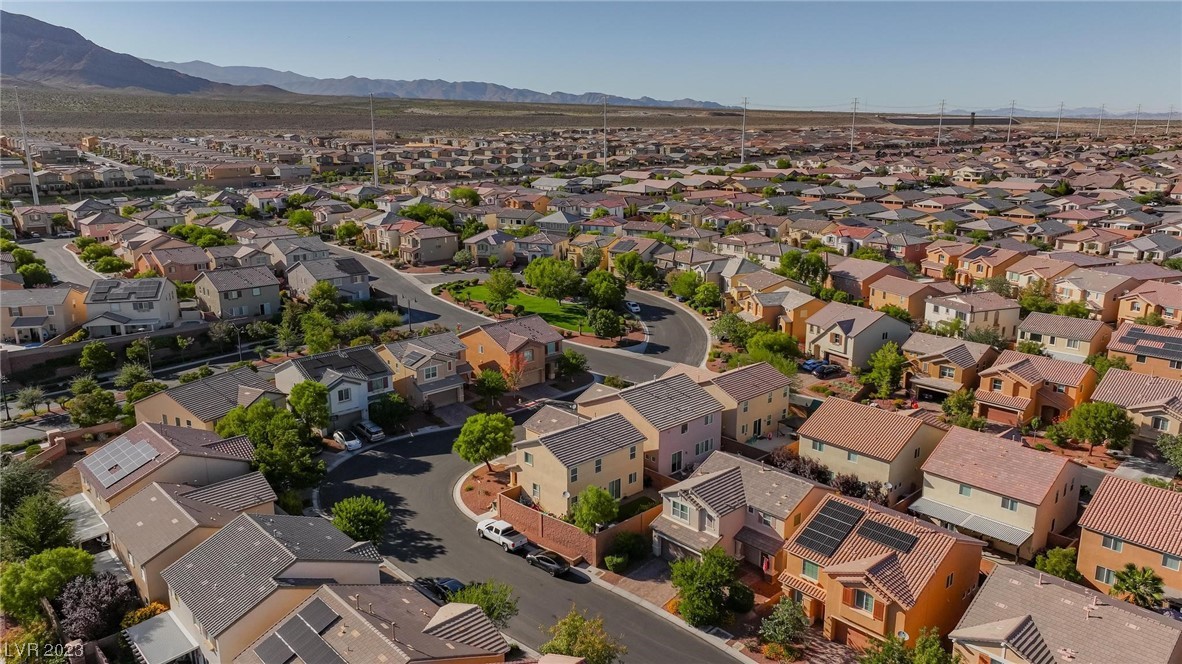 7012 Delta Falls Street