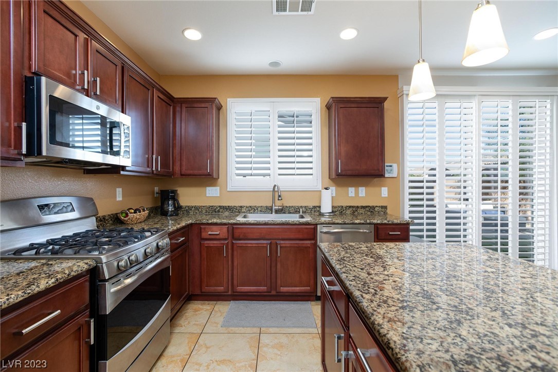 7012 Delta Falls Street