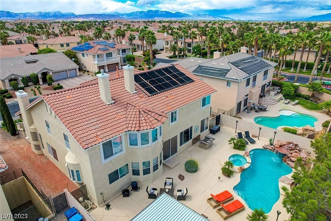 11072 Pentland Downs Street