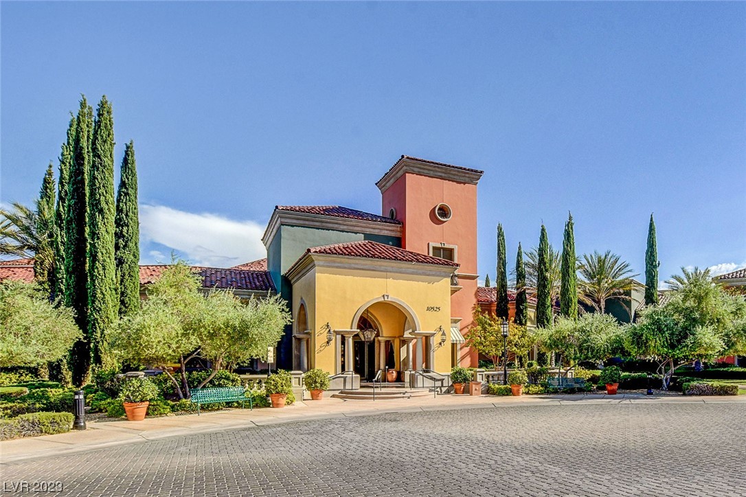 4398 Bella Cascada Street